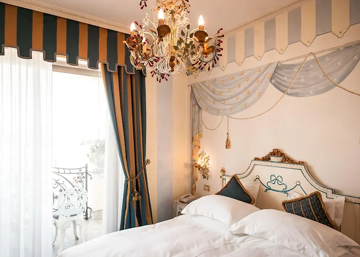 Отель E Palazzo Aminta - A Leading Of The World Стреза