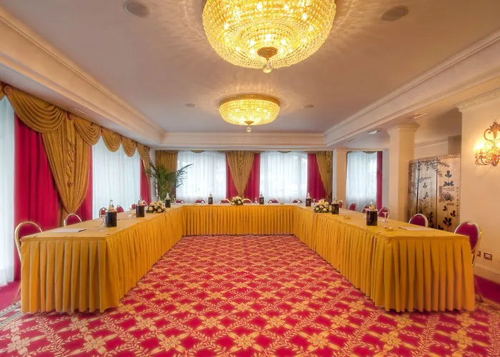 Отель E Palazzo Aminta - A Leading Of The World 5*