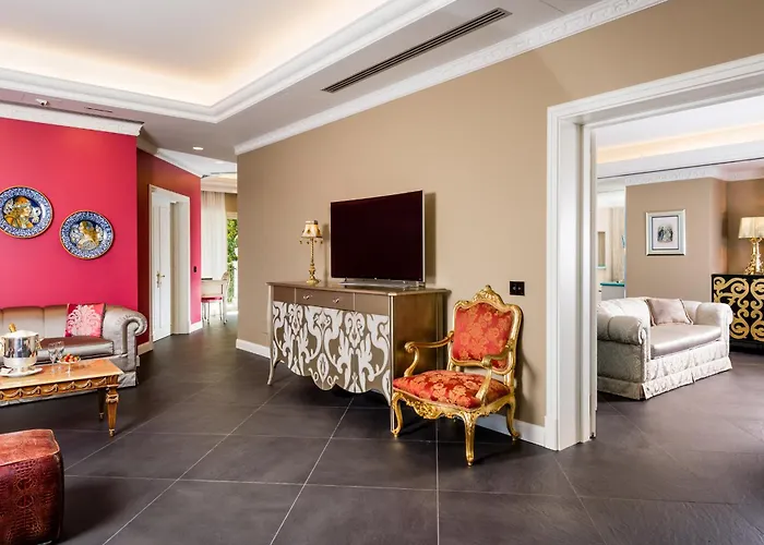 Отель E Palazzo Aminta - A Leading Of The World