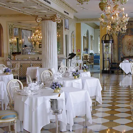 E Palazzo Aminta - A Leading Of The World 5* סטרסה